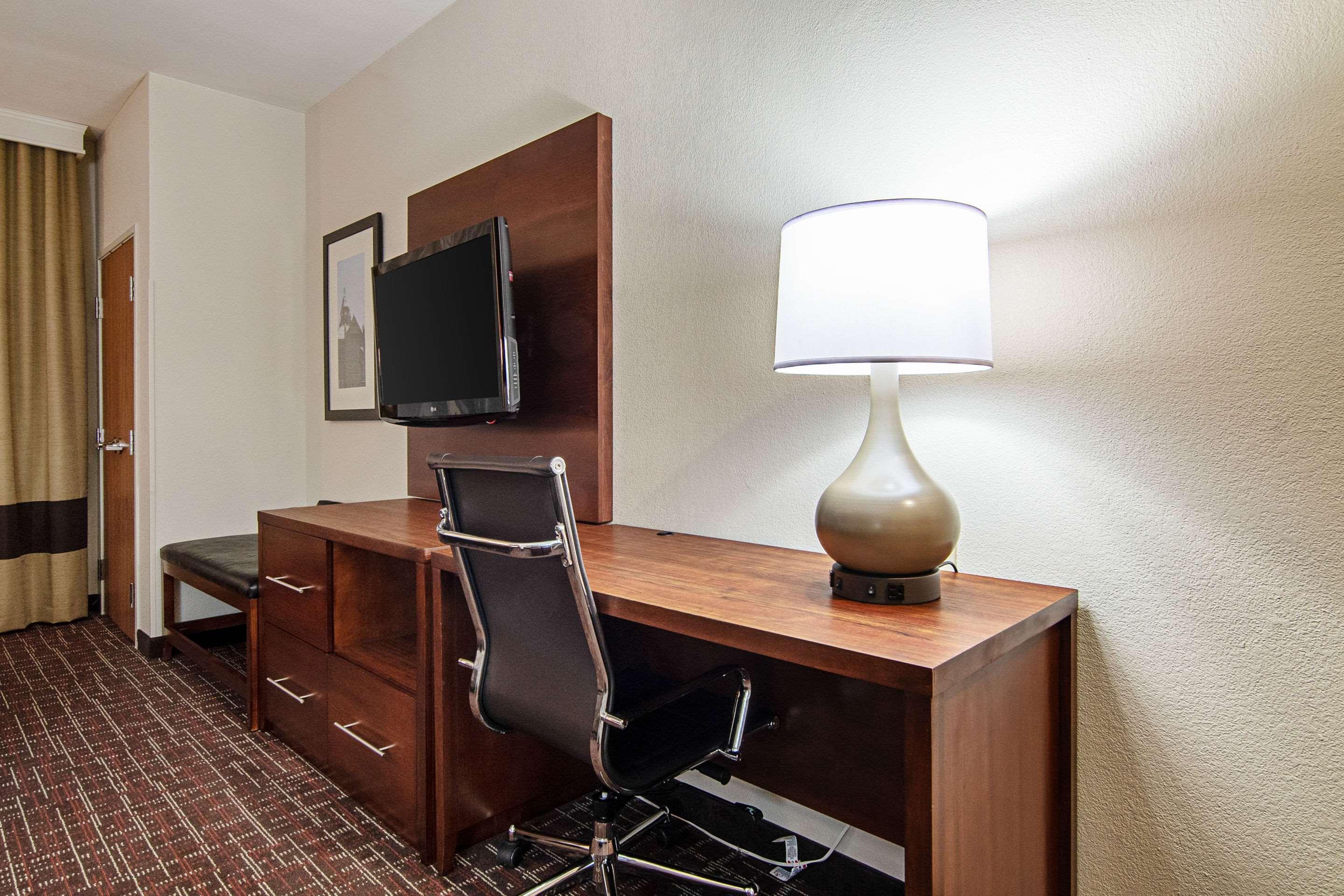 Comfort Suites Nw Dallas Near Love Field Eksteriør bilde