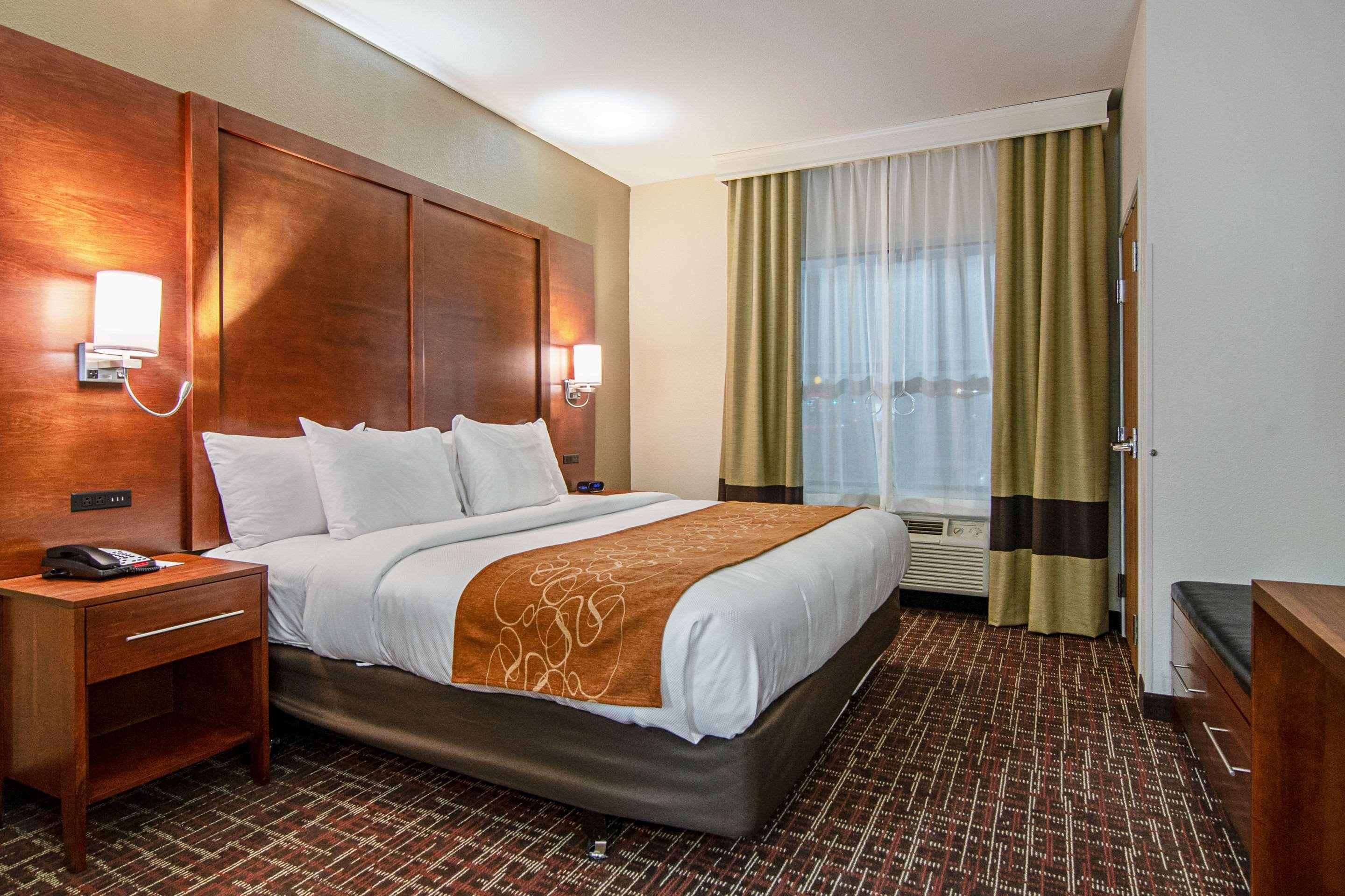 Comfort Suites Nw Dallas Near Love Field Eksteriør bilde