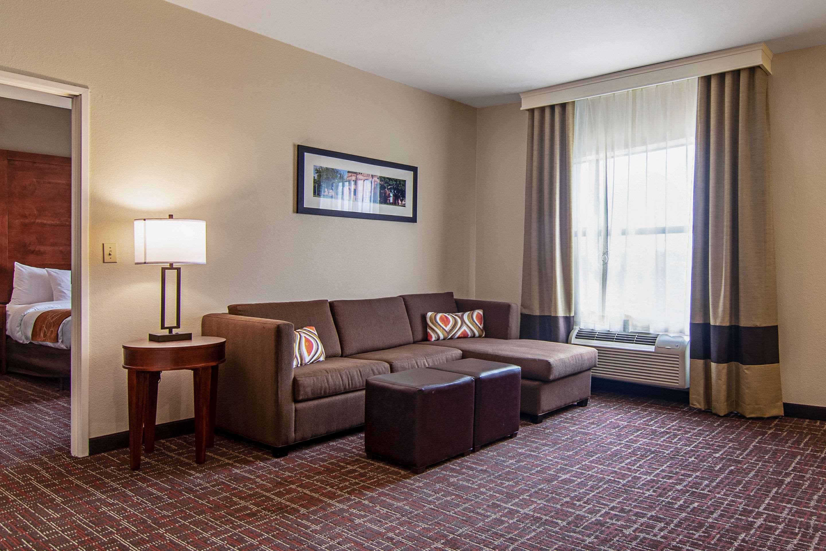 Comfort Suites Nw Dallas Near Love Field Eksteriør bilde