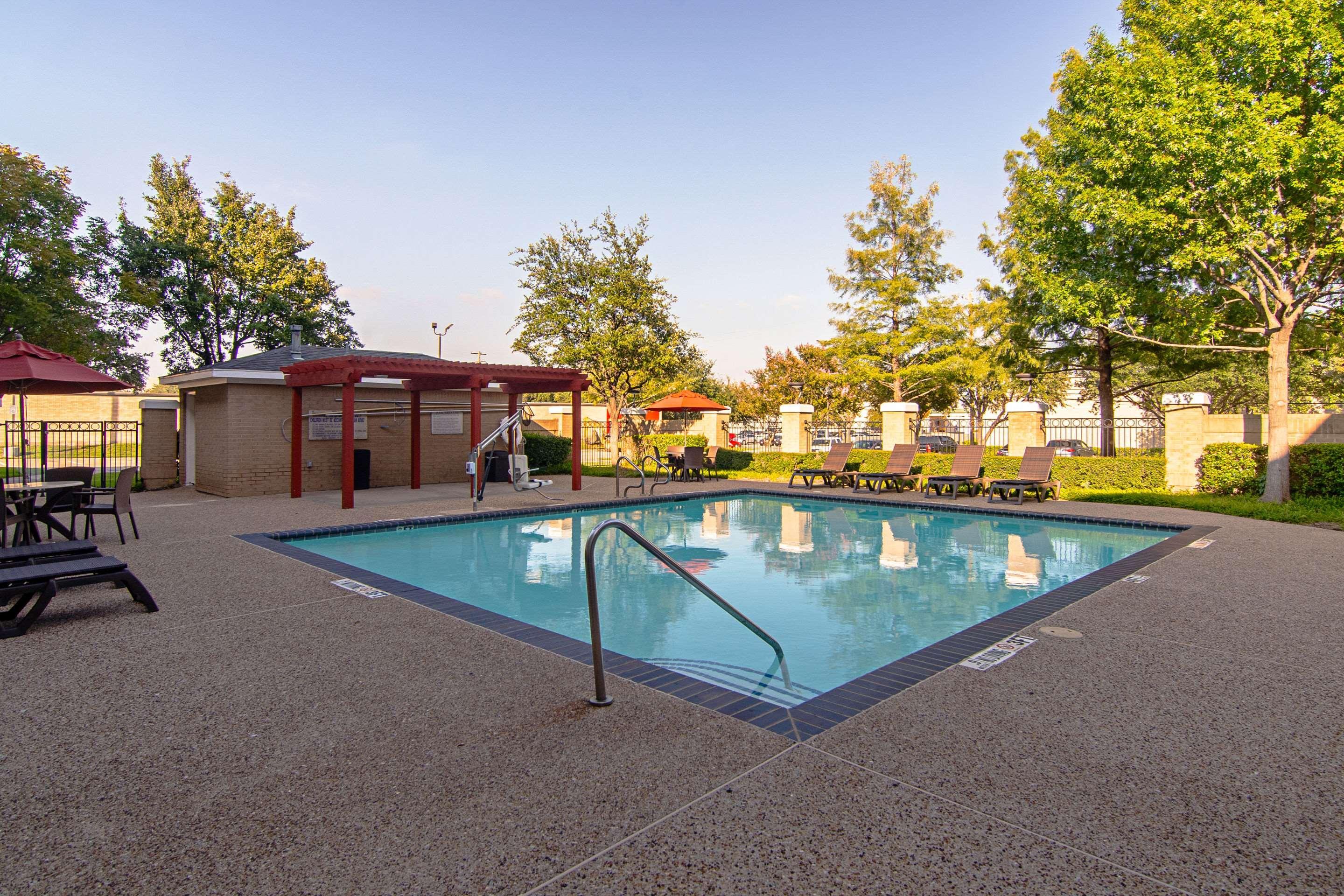 Comfort Suites Nw Dallas Near Love Field Eksteriør bilde
