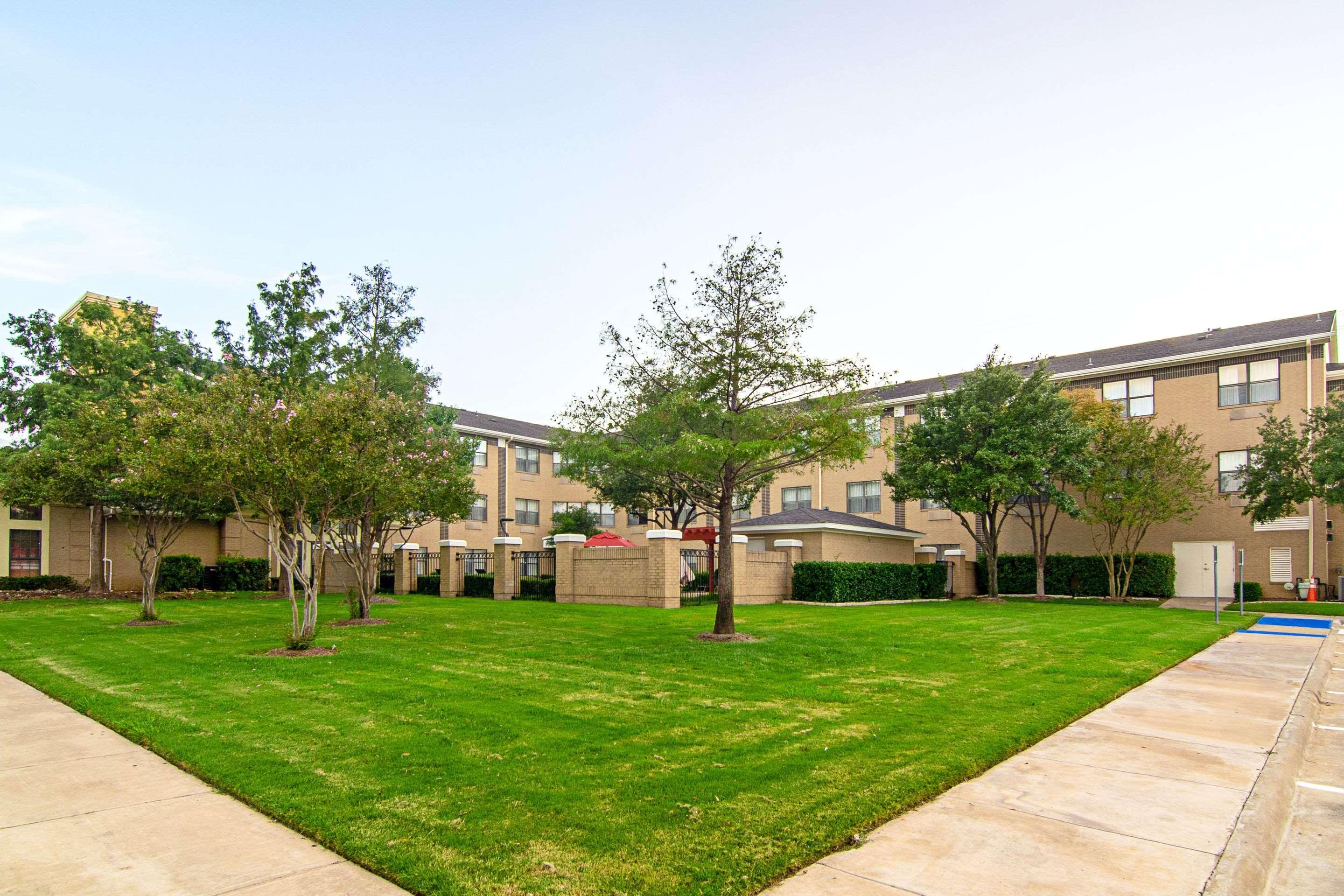 Comfort Suites Nw Dallas Near Love Field Eksteriør bilde