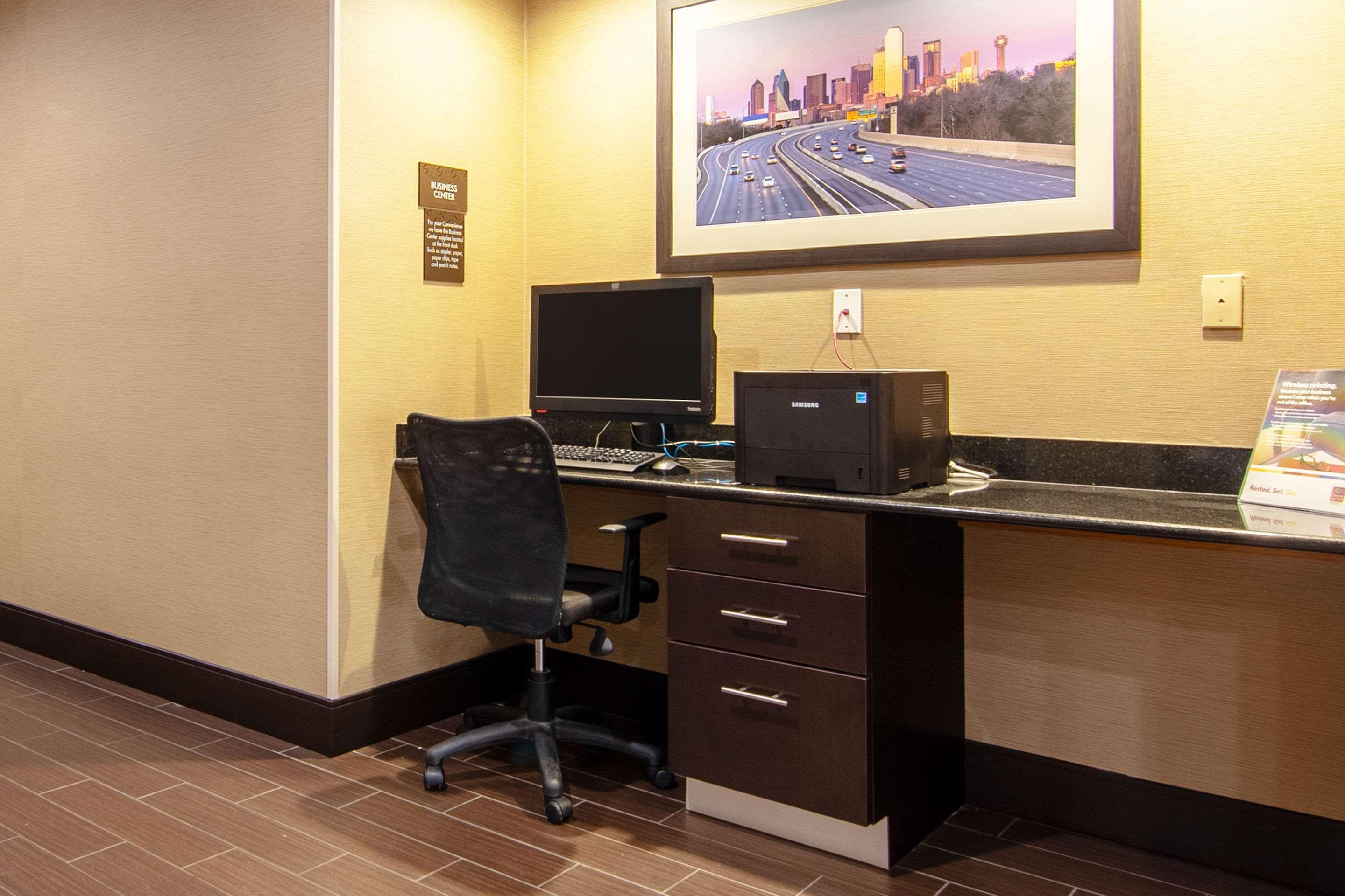 Comfort Suites Nw Dallas Near Love Field Eksteriør bilde