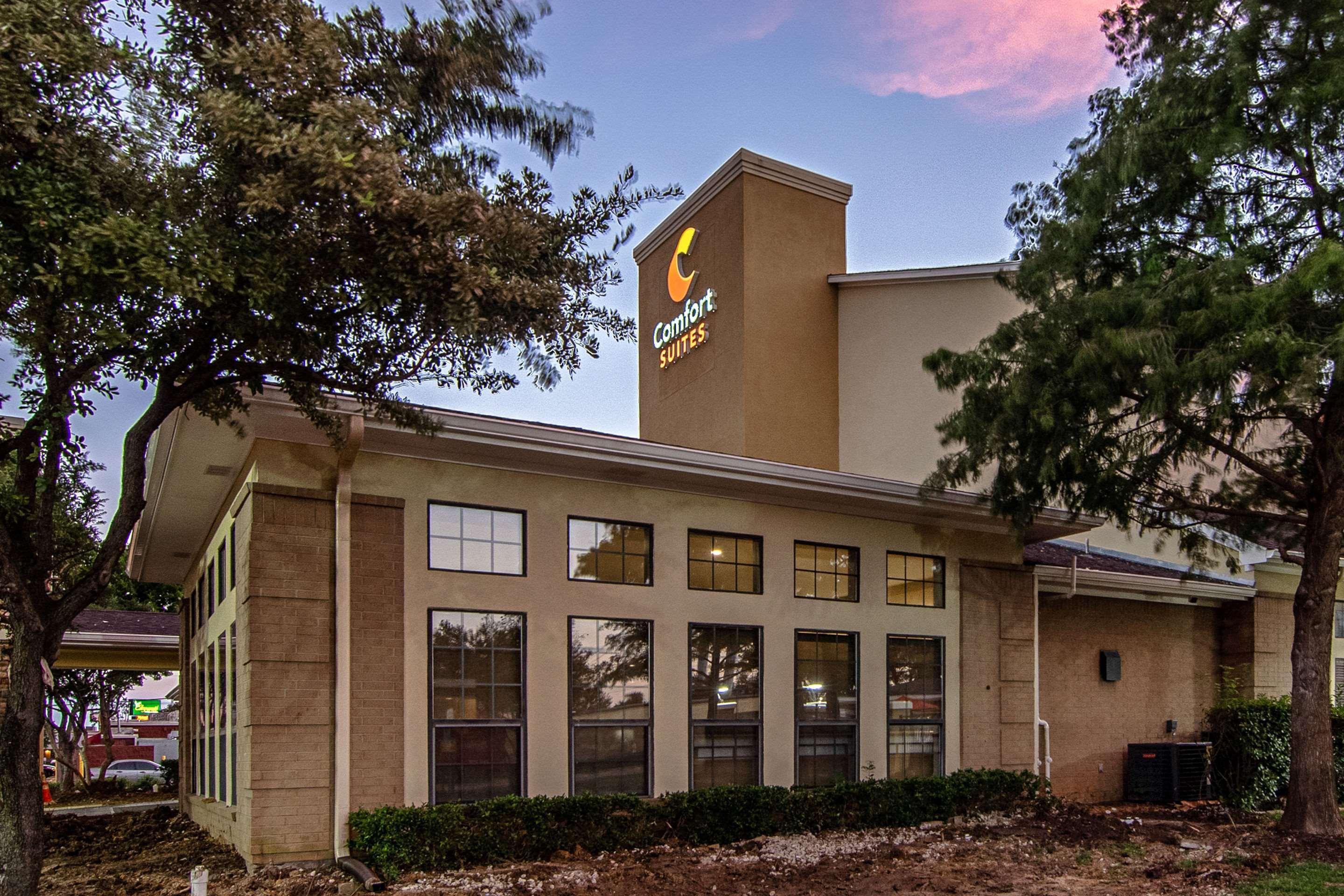Comfort Suites Nw Dallas Near Love Field Eksteriør bilde